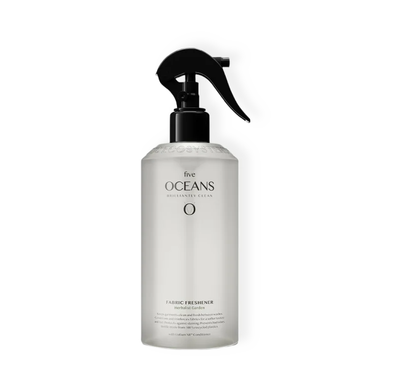 A freshly scented, biodegradable fabric freshener for clothes, shoes and all types of textiles.