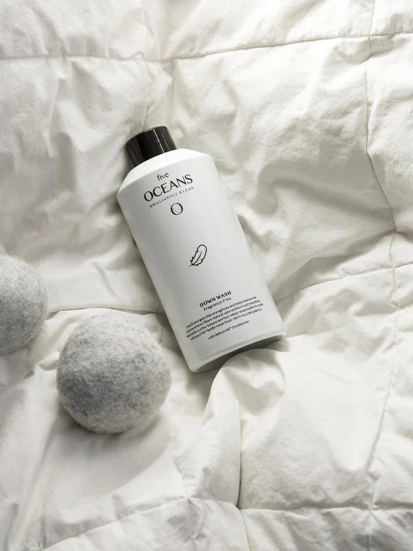 The down boosting formula strengthens down fibers and makes the fibers increase in volume.