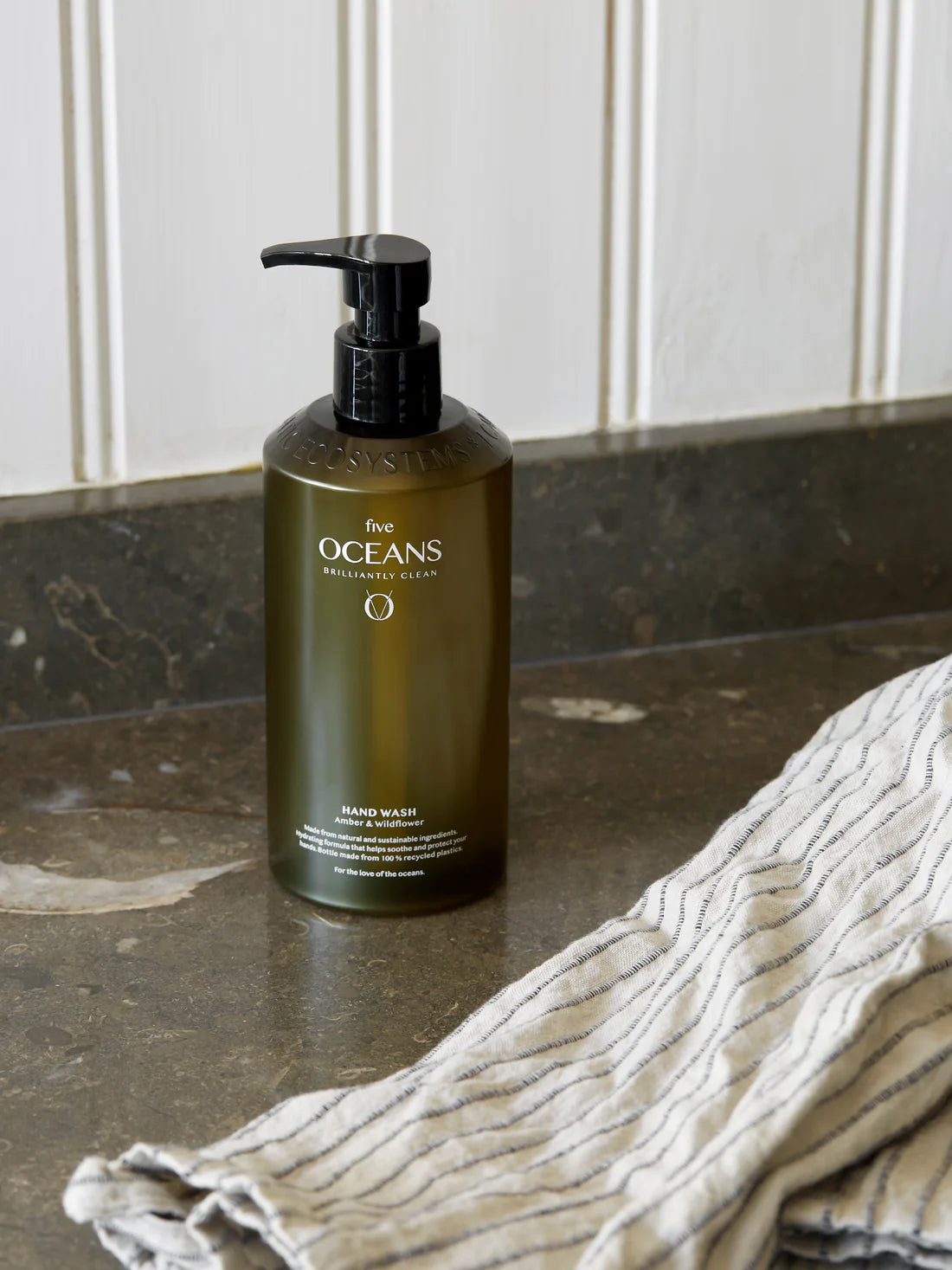 All our bottles are made of 100% recycled plastics and the formula is 100% vegan.