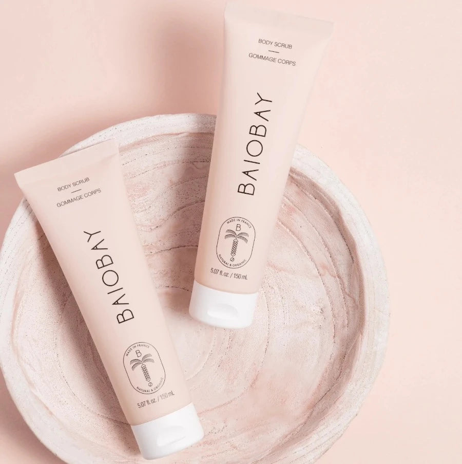 Two powders of different sizes, one thicker, the other finer to effectively exfoliate the skin, reveal its radiance and make it soft.