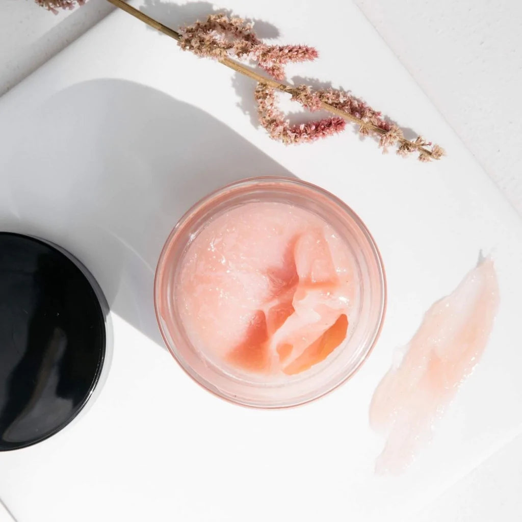 Exfoliating mask that purifies the skin in depth without drying him out or irritatingi it.