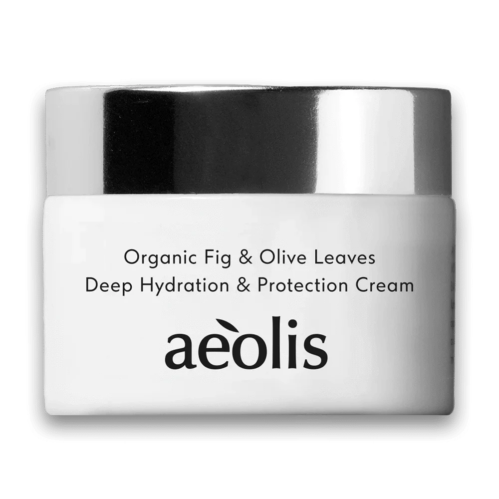 A pleasant velvety smooth cream that offers a firm, healthy and lively complexion.