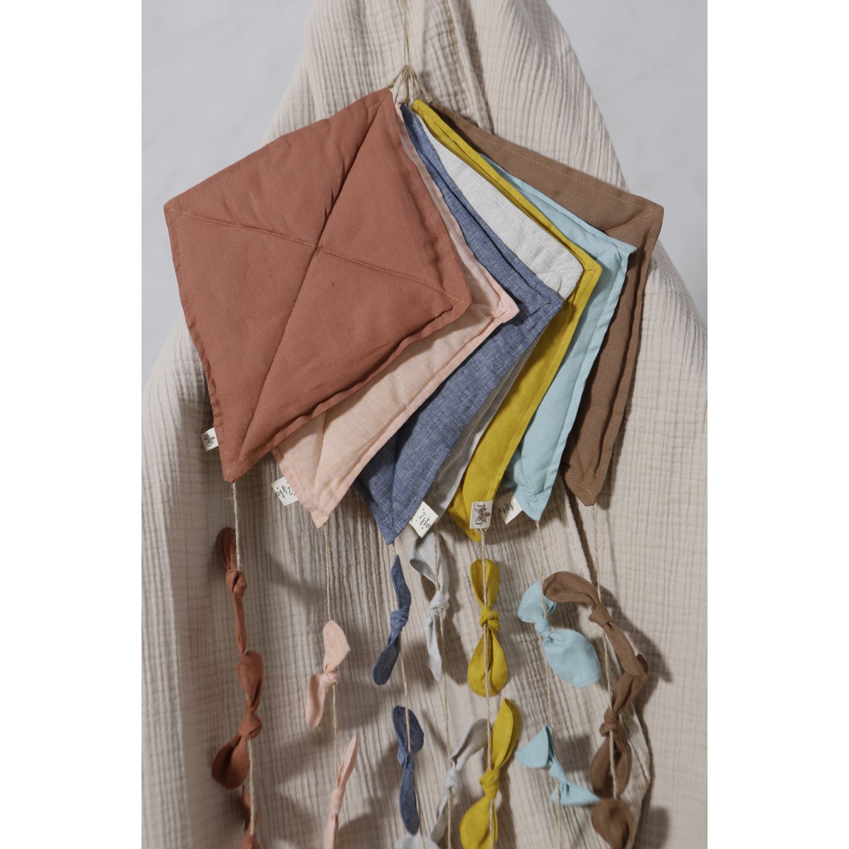 2 Stories Kite Διακοσμητικό Τοίχου - Ύφασμα