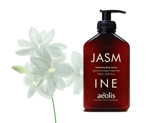 Pomegranate, chamomile, almond oil, propolis, sage, olive leaves plus other skin friendly extracts offer nourishing, anti-inflammatory, antioxidant properties which enhance hydration, firmness and protection. 