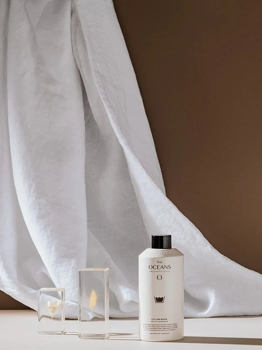 The enzymes capsulates the dirt without fading the colour. Works both for machine wash and hand wash