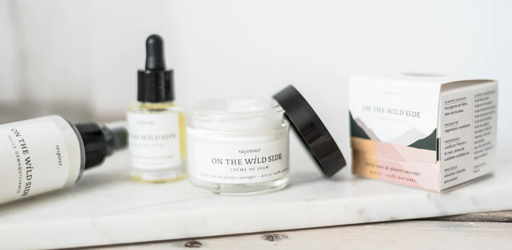 ON THE WILD SIDE is a new brand of organic cosmetics and 100% natural origin made in France from ingredients from wild harvests. Our formulas are vegan, without essential oils and synthetic preservatives.