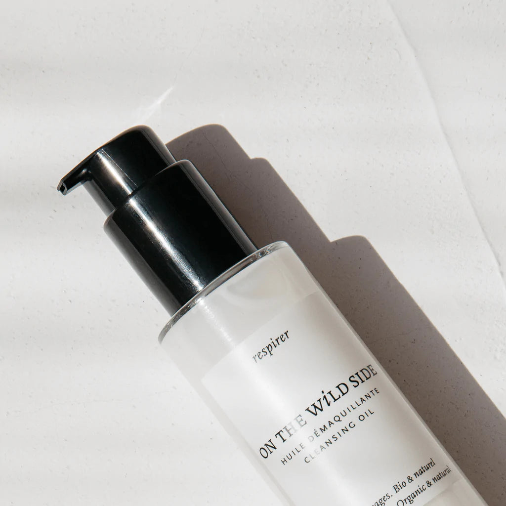 Cleansing oil that dissolves impurities and make-up.