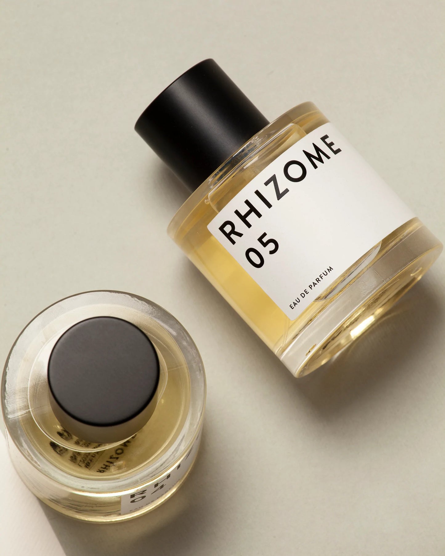 A rich and persistent perfume that represents faraway landscapes and environments.