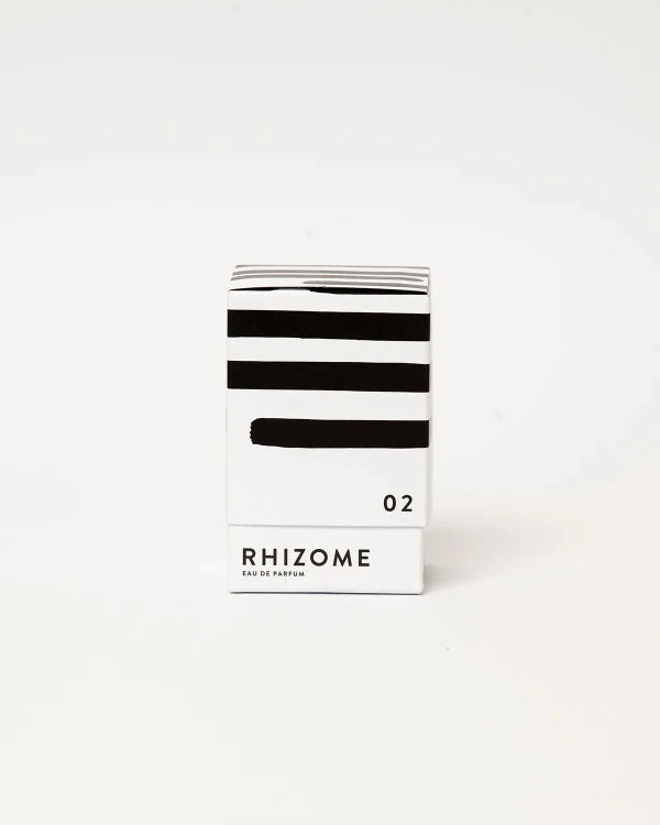 RHIZOME 02 is a net and vigorous eau de perfume for men and women. 