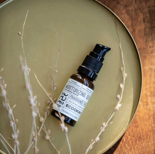 Super effective serum with a high content of moisture and tripeptides.